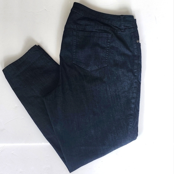 Torrid Denim Dark Blue Women's Plus Size Jeans Size 24R - Picture 2 of 5